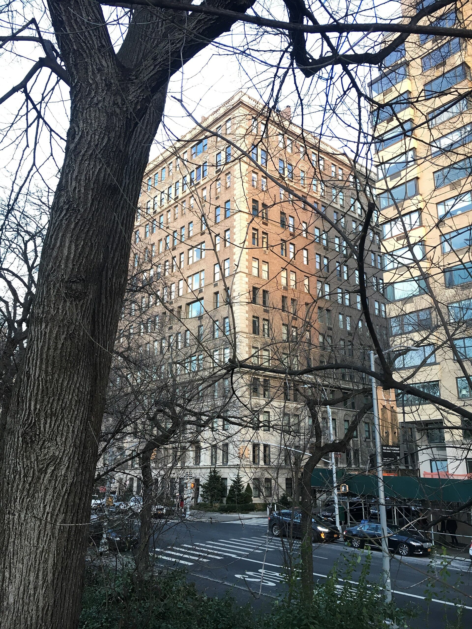Upper East Side avenue architecture near Museum Mile